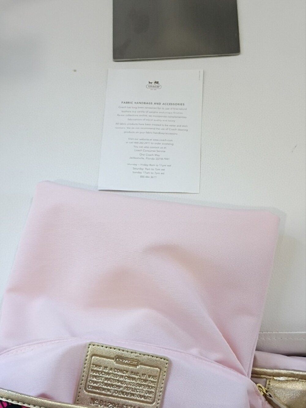 Coach Kyra Poppy Messenger Bag In Pristine Condition With Adjustable Strap - Picture 12 of 16